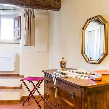 Apartment Lyon Anfiteatro Square, Lucca