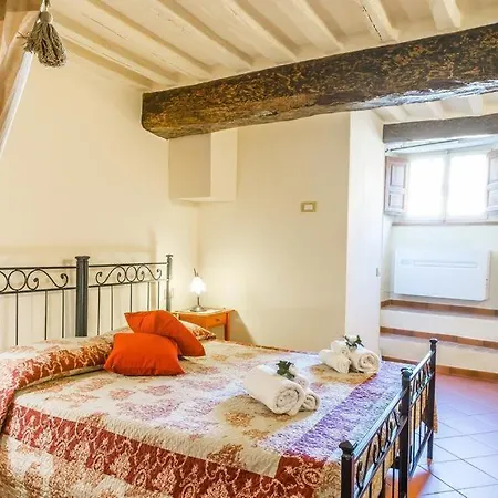 Apartment Lyon Anfiteatro Square, Lucca