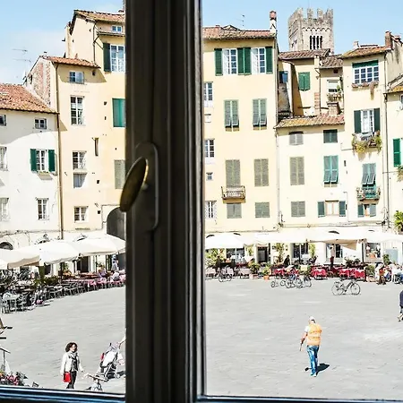 Apartment Lyon Anfiteatro Square, Lucca