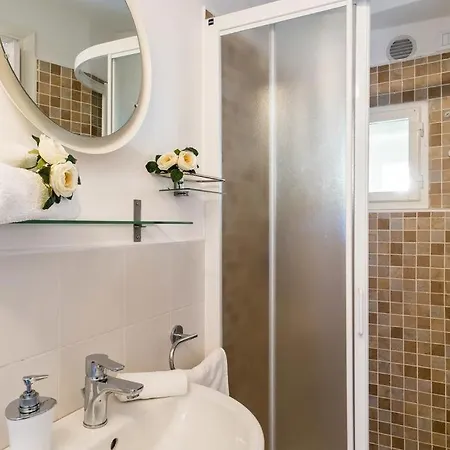 Apartment Lyon Anfiteatro Square,